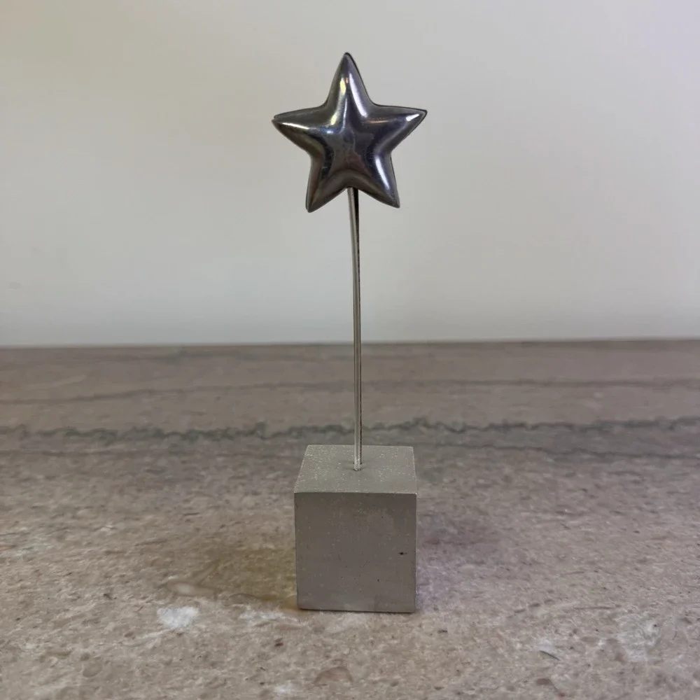 Vintage Silver Star Magnetic Photo Memo Note Holder Display Stand